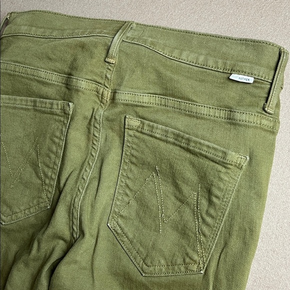 MOTHER The Insider Crop Step Fray Play Date- Fir Green - 27 - Picture 6 of 16